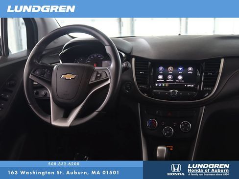 Used 2020 Chevrolet Trax LT w/ Redline Edition FWD image 4
