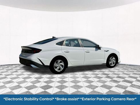 Used 2025 Hyundai Sonata SE FWD image 14