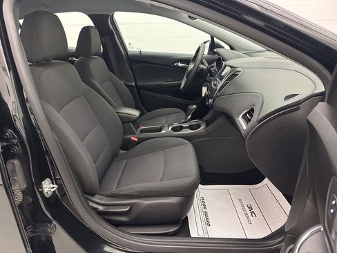 Used 2019 Chevrolet Cruze LT w/ LT Fleet Convenience Package image 34