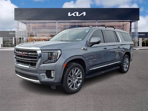 Used 2021 GMC Yukon XL SLT w/ Rear Media and Nav Package image 3