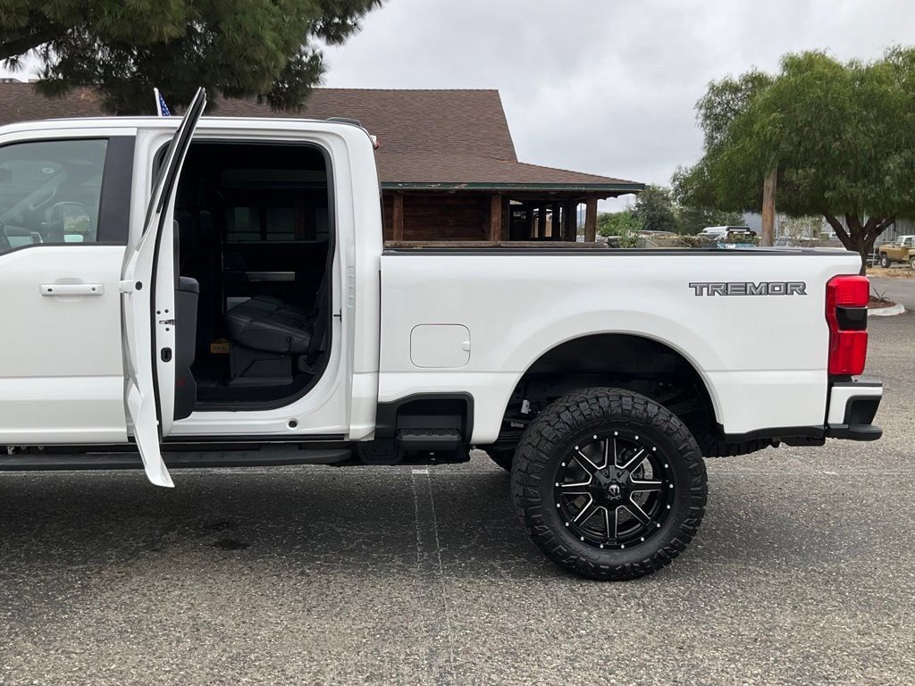 New 2025 Ford F250 Platinum w/ Tremor Off-Road Package AWD/4WD image 23