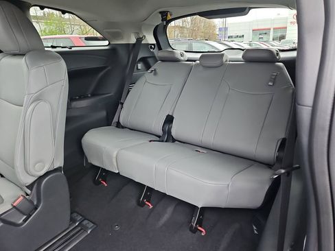 New 2026 Toyota Sienna XLE FWD image 24