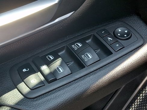 Used 2022 RAM 1500 Big Horn AWD/4WD image 26