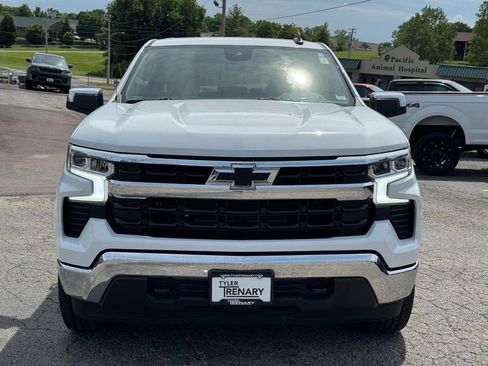 Used 2022 Chevrolet Silverado 1500 LT AWD/4WD image 11