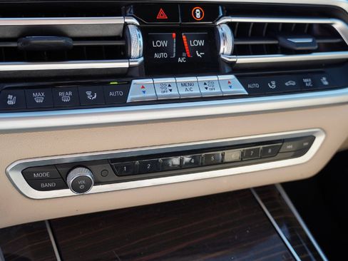 Used 2021 BMW X5 xDrive40i w/ M Sport Package image 15