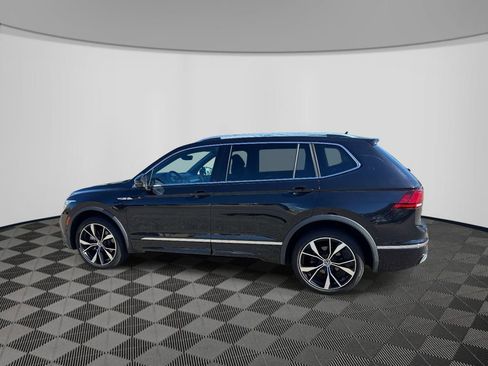 Used 2023 Volkswagen Tiguan SEL R-Line AWD/4WD image 2
