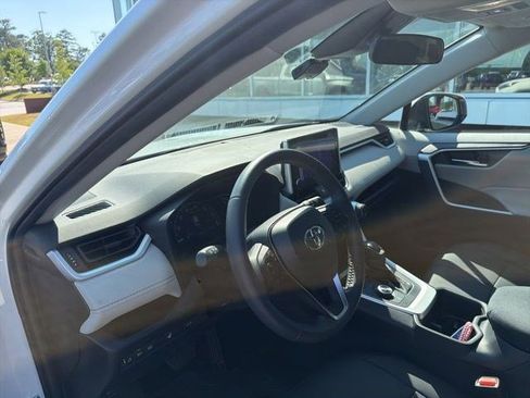 Used 2024 Toyota RAV4 XLE w/ Convenience Package AWD/4WD image 13