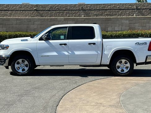 Used 2025 RAM 1500 Big Horn AWD/4WD image 7
