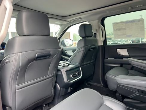 New 2026 Ford Expedition Active AWD/4WD image 36