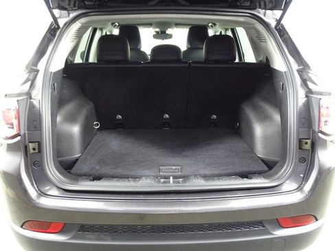 Used 2022 Jeep Compass Latitude image 13