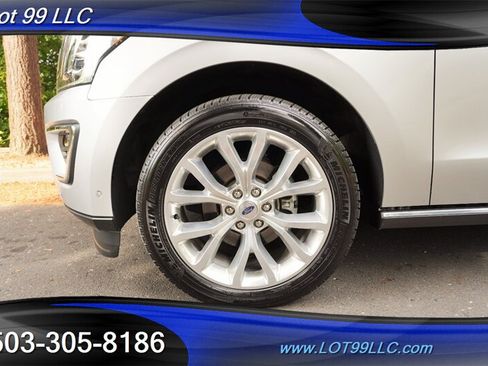 Used 2019 Ford Expedition Limited w/ Equipment Group 302A AWD/4WD image 3