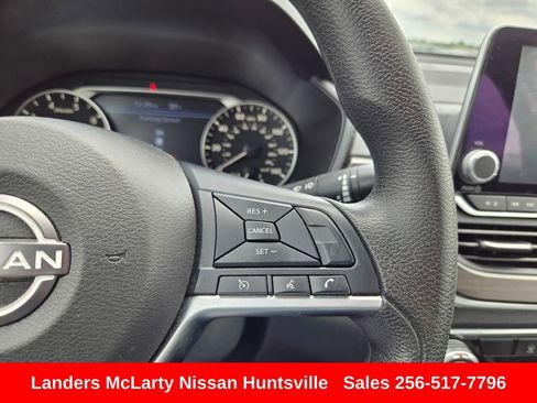Used 2024 Nissan Altima 2.5 SV FWD image 22