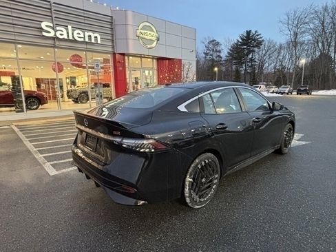 New 2026 Nissan Sentra SR w/ Floor Mat Package image 3