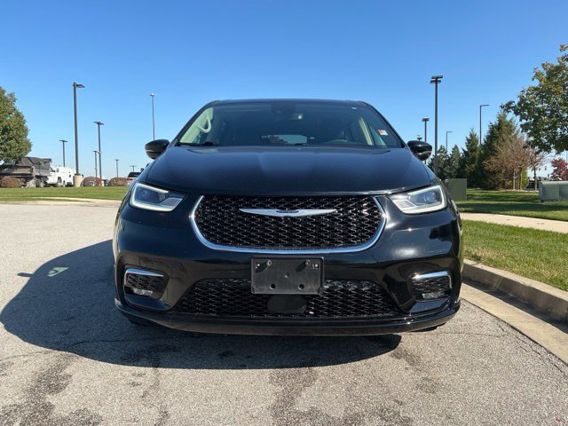 Used 2024 Chrysler Pacifica Limited FWD image 8