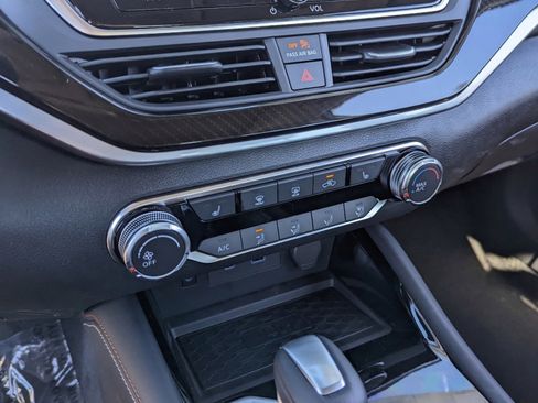 New 2025 Nissan Altima 2.5 SR image 19