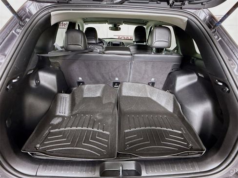 Used 2021 Jeep Cherokee Latitude Plus image 27