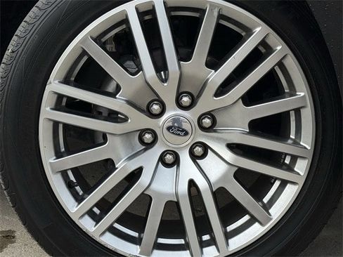 Used 2024 Ford Expedition Limited image 10