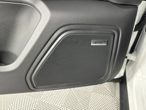 New 2025 Porsche Macan image 13