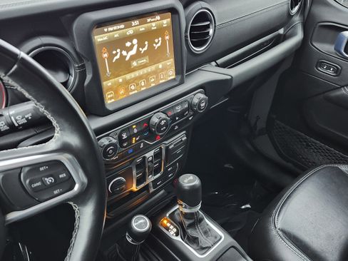 Used 2021 Jeep Wrangler Unlimited Sahara w/ Cold Weather Group image 31