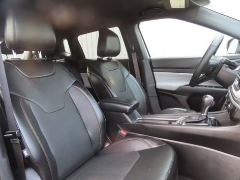 Used 2023 Jeep Compass Latitude AWD/4WD image 24