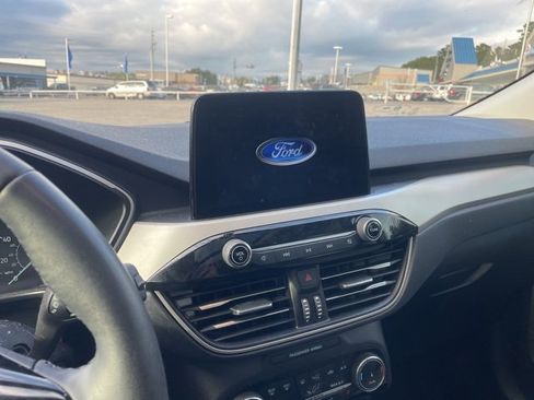 Used 2022 Ford Escape SE w/ Convenience Package image 10