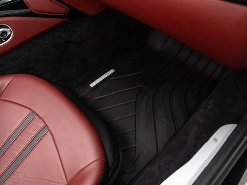 Used 2021 Aston Martin V8 Vantage Roadster RWD image 56