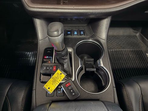 Used 2018 Toyota Highlander XLE w/ Protection Package #3 image 14