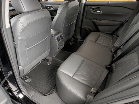 Used 2025 Nissan Rogue Platinum w/ Platinum Premium Package FWD image 31