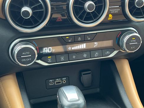 Used 2022 Nissan Sentra SV w/ SV Premium Package image 26