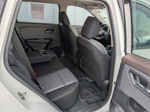 Used 2023 Nissan Rogue SV image 28