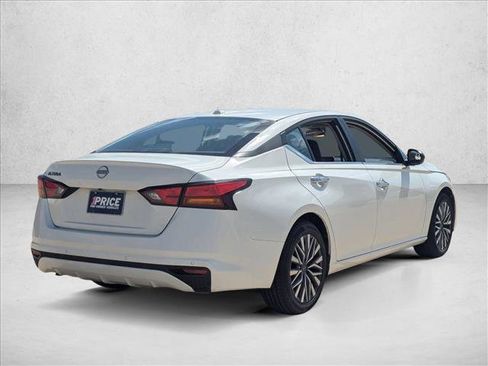 Used 2025 Nissan Altima 2.5 SV image 5