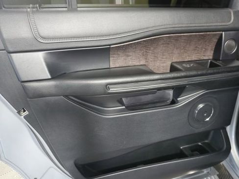 Used 2020 Ford Expedition Max Limited RWD image 32