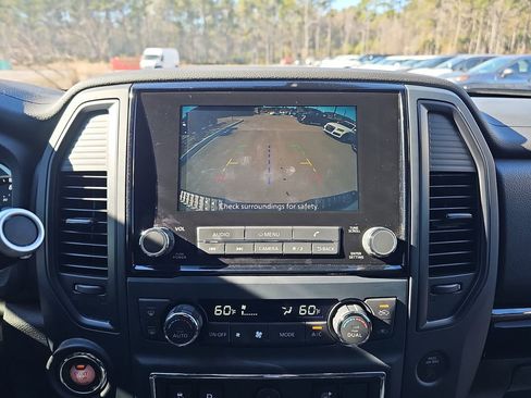 Used 2024 Nissan Titan SV w/ SV Convenience Package image 24