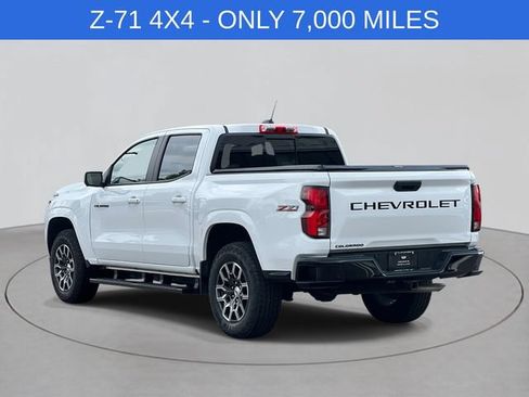 Used 2026 Chevrolet Colorado Z71 w/ Technology Package AWD/4WD image 3