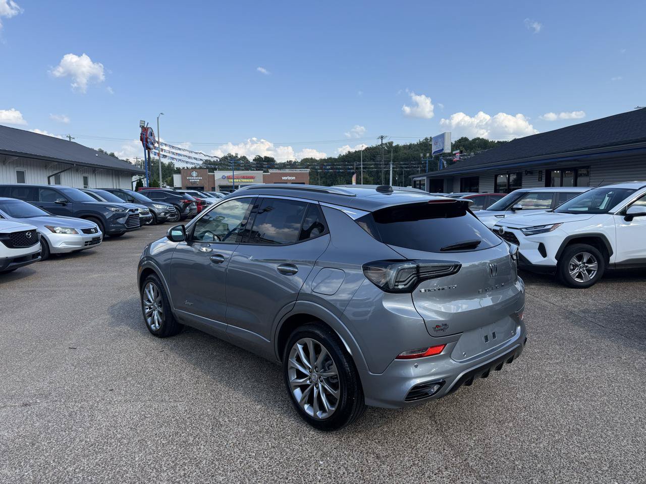 Used 2025 Buick Encore GX Avenir w/ Avenir Convenience Package FWD image 4