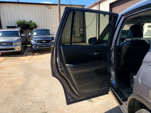 Used 2016 Honda Pilot Touring image 19