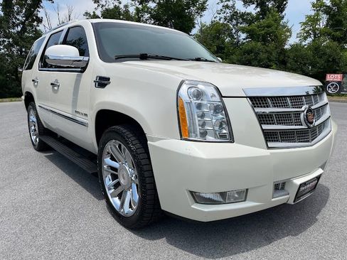 Used 2014 Cadillac Escalade Platinum AWD/4WD image 32