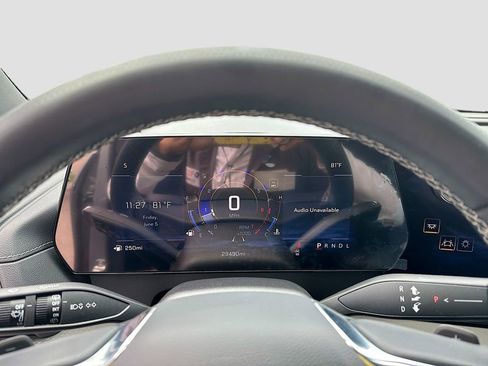 Used 2024 Chevrolet Traverse LT FWD image 14