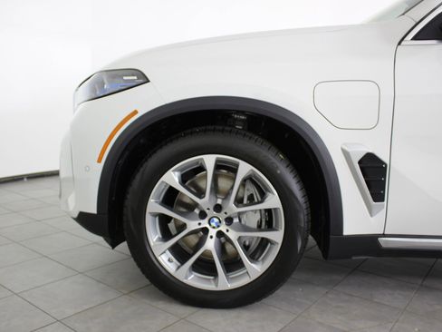 New 2026 BMW X5 xDrive50e w/ Executive Package AWD/4WD image 11