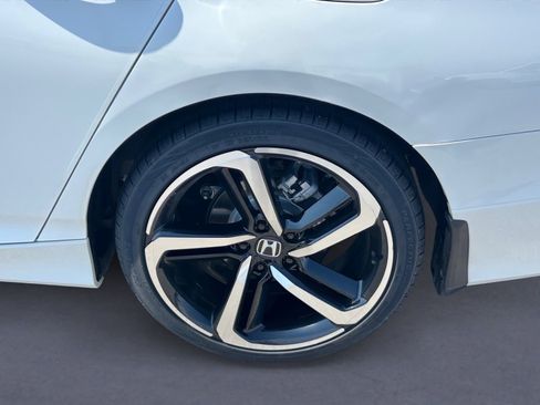 Used 2022 Honda Accord Sport image 4
