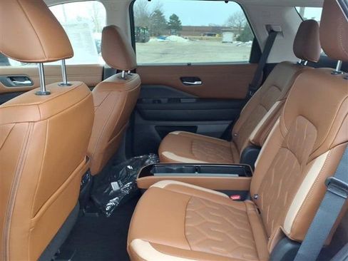 New 2026 Nissan Pathfinder Platinum image 29