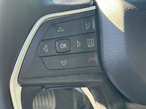 New 2025 Jeep Grand Cherokee Altitude image 11