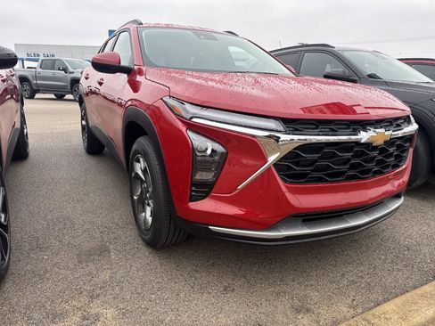 New 2026 Chevrolet Trax LT w/ Driver Confidence Package image 5