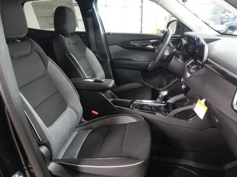 New 2026 Chevrolet TrailBlazer LT w/ LT Cold Weather Package FWD image 23