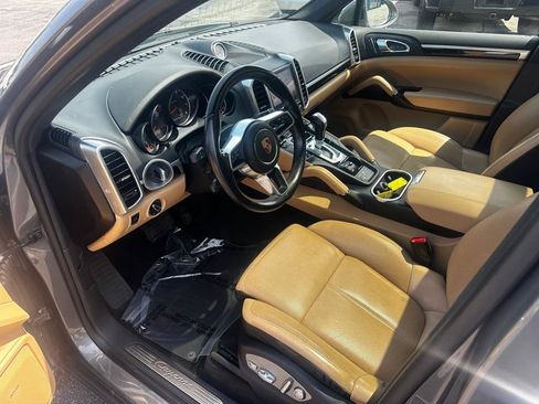 Used 2017 Porsche Cayenne AWD/4WD image 9