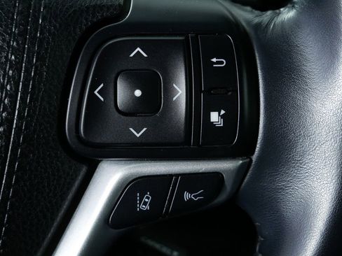 Used 2018 Toyota Highlander XLE image 25