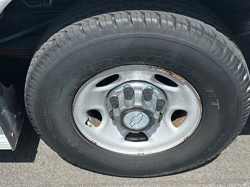 Used 2007 Chevrolet Express 3500 Extended Passenger w/ LT Preferred Equipment Group RWD image 17