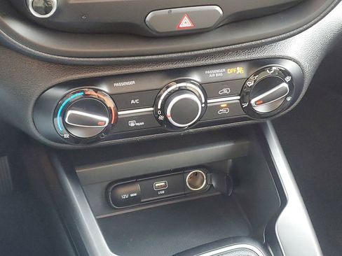 Used 2025 Kia Soul LX w/ LX Technology Package image 20