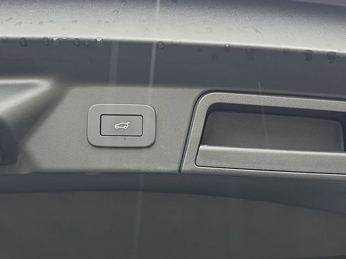 New 2026 Land Rover Range Rover Velar S image 13