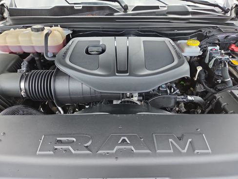 Certified 2025 RAM 1500 Laramie AWD/4WD image 17